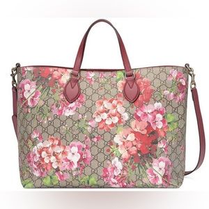 🆕GUCCI GG Supreme Blooms Medium Leather Shoulder Bag